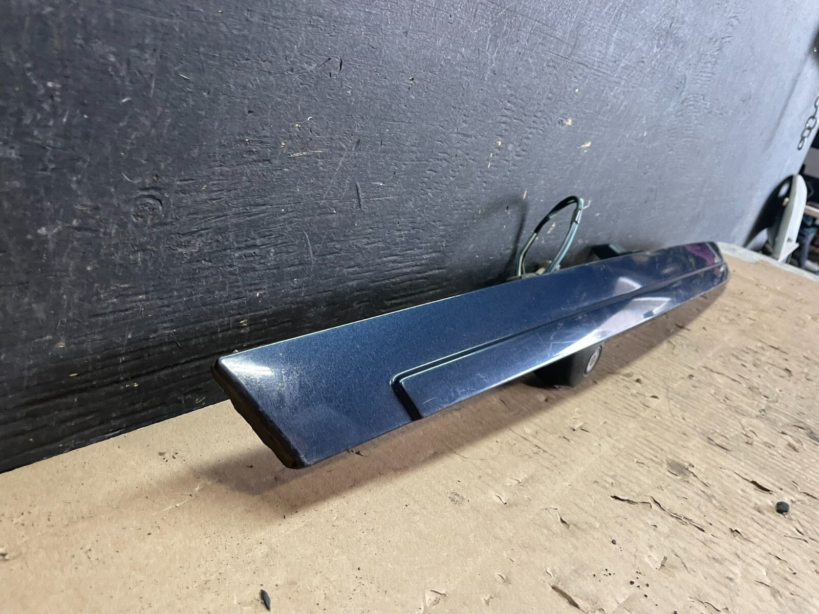 2009-2014 Volkswagen Routan Finish Garnish Panel Molding w/ Camera OEM M6127 DG2
