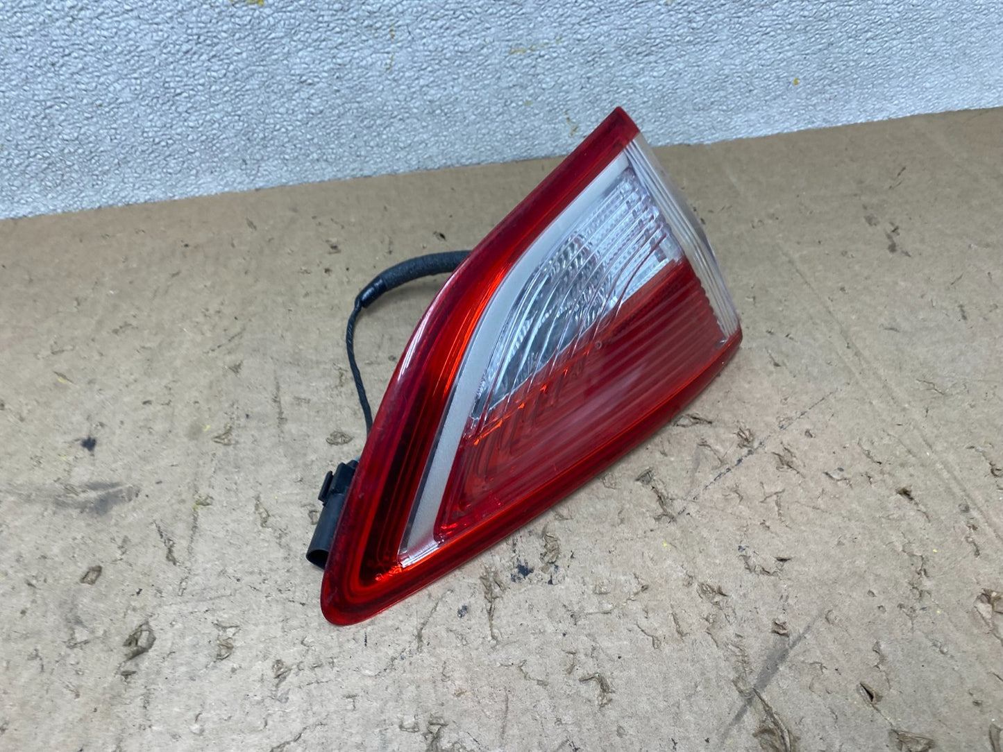2013 to 2016 Ford Escape Left Driver LH Side Inner Tail Light OEM X2191 DW2