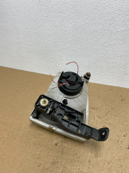 2001 2002 2003 Toyota Sienna Right Passenger Rh Side Headlight Halogen AC1500 DW5