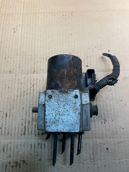 2004-2006 Chevrolet Express ABS Pump Control OEM 13567115 Module X8567 DG2