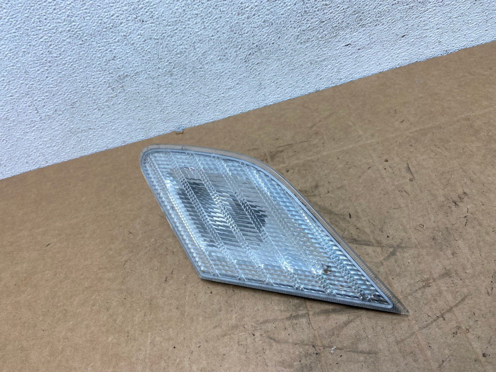 2000 2001 2002 Toyota Avalon Right Passenger Side Inner Tail Light AD6305 LK1