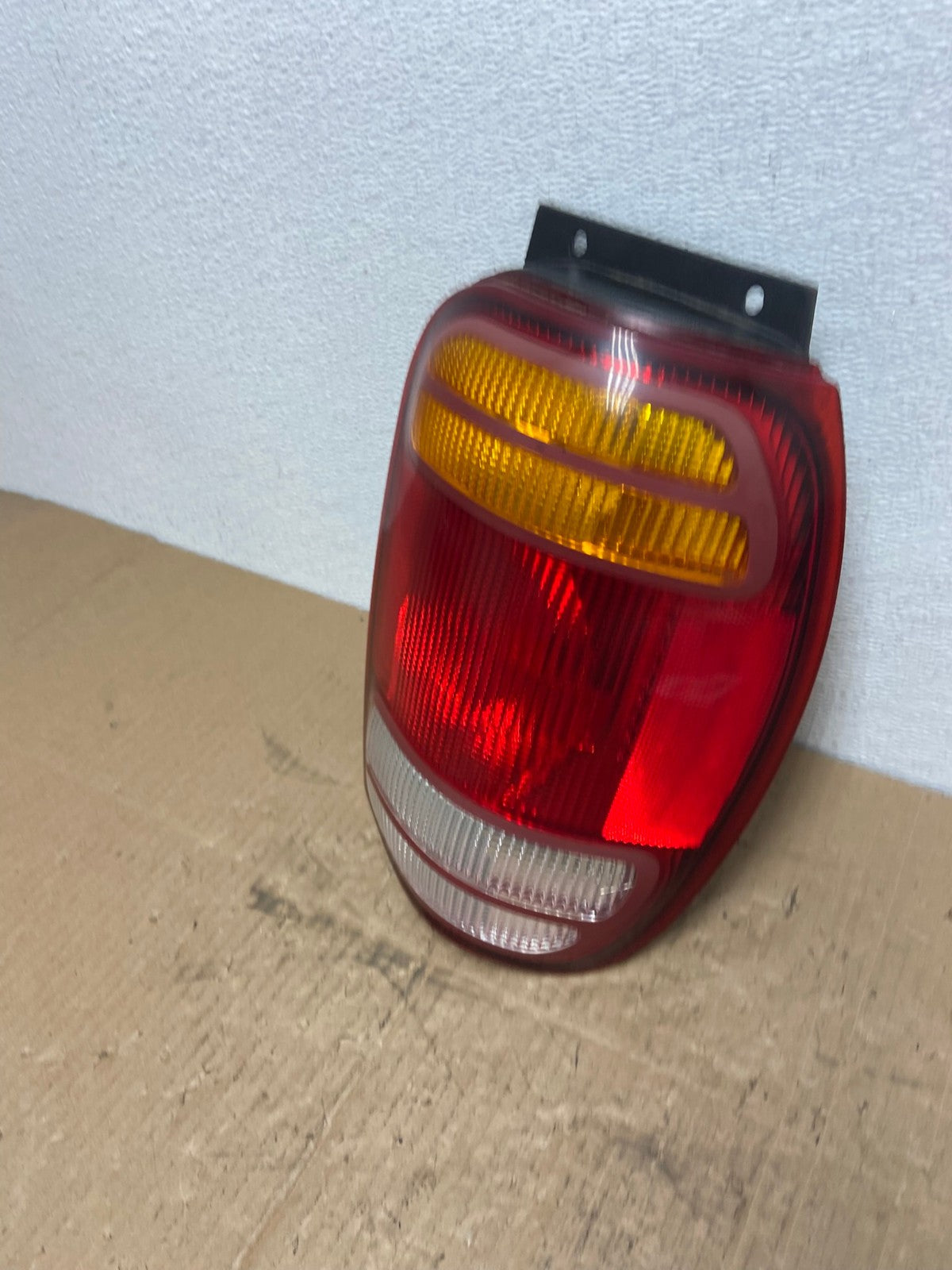1998 to 2001 Ford Explorer Right Passenger RH Side Tail light AB8377 LK1