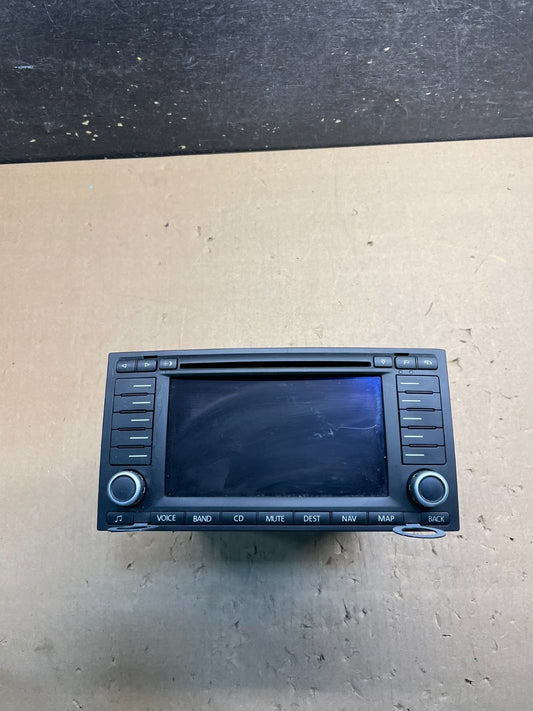 2004 to 2007 VW Touareg Stereo Radio Receiver Head Unit Control Module W4372 DG0