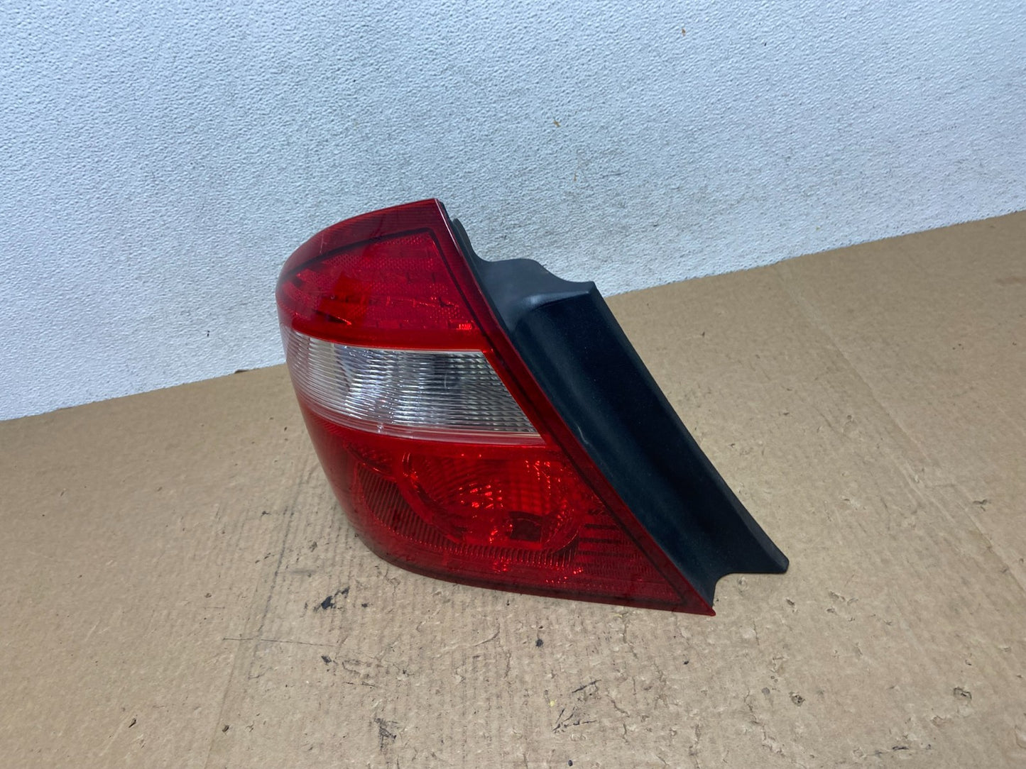 2005 2006 2007 Ford Five Hundred Left Driver Lh Side Tail Light AE98961