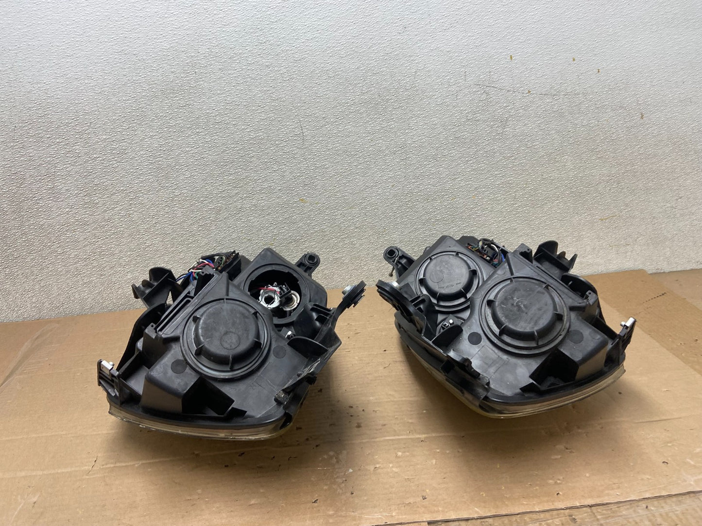 2007 to 2012 Gmc Acadia Halogen Headlights Left+Right Side AA8796 DW8