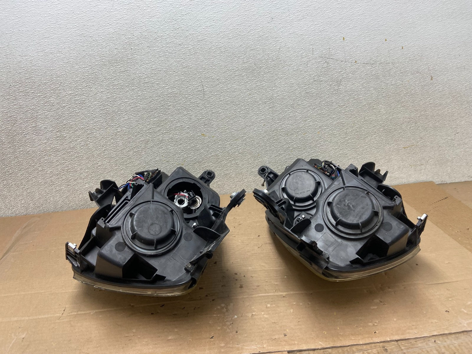 2007 to 2012 Gmc Acadia Halogen Headlights Left+Right Side AA8796 DW8