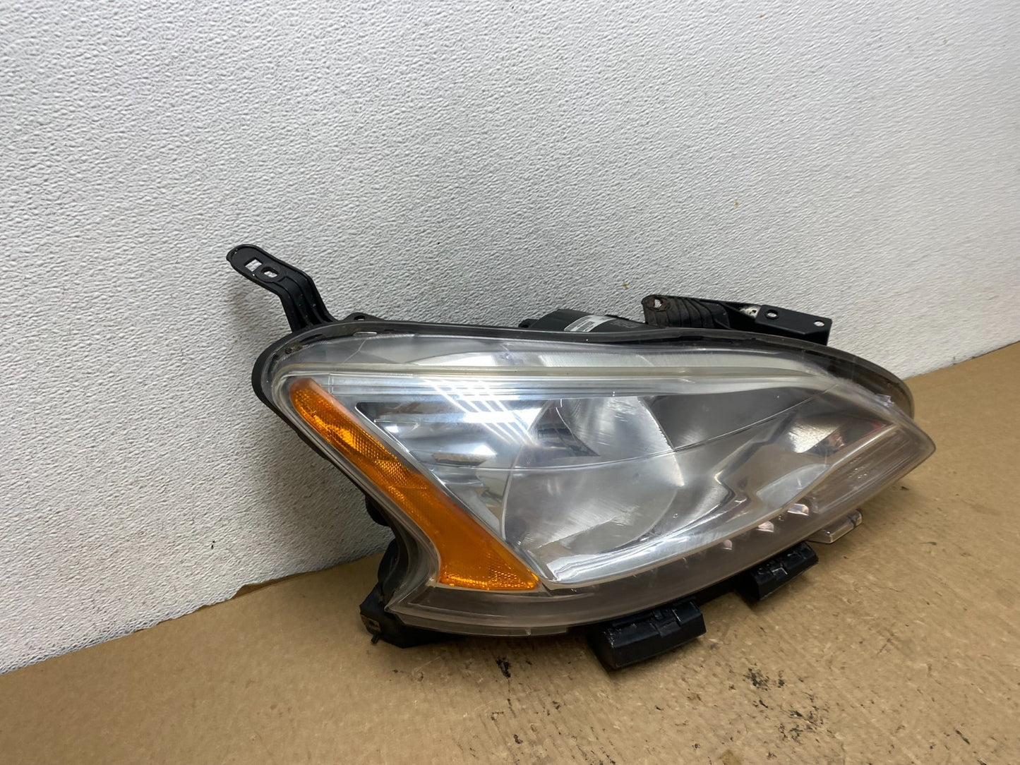 2013 - 2015 Nissan Sentra W/LED Halogen Right Passenger Headlight AG2443 DW2
