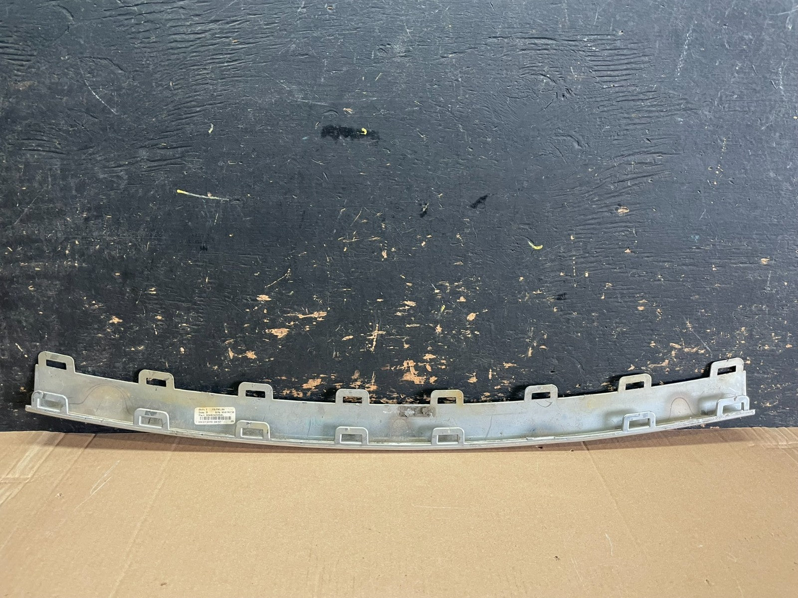 2013 to 2016 GMC Acadia Front Bumper Center Molding Strip Grille Cover Z8538 DG4