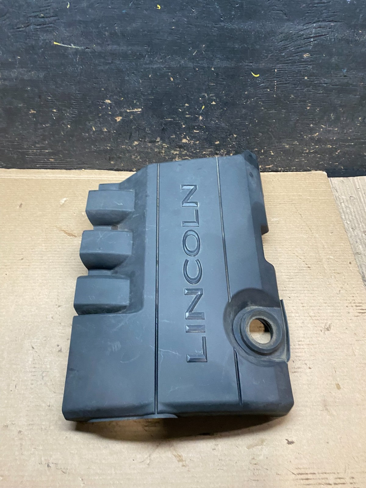 2009 to 2012  Lincoln MKS 3.7L Engine Motor Cover V9333 DG3