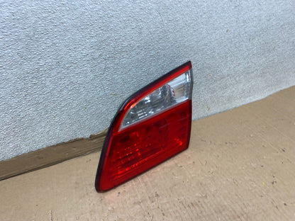 2000-2001 Infiniti i30 Right Passenger Rh Side Tail Light Inner U8364 DW2