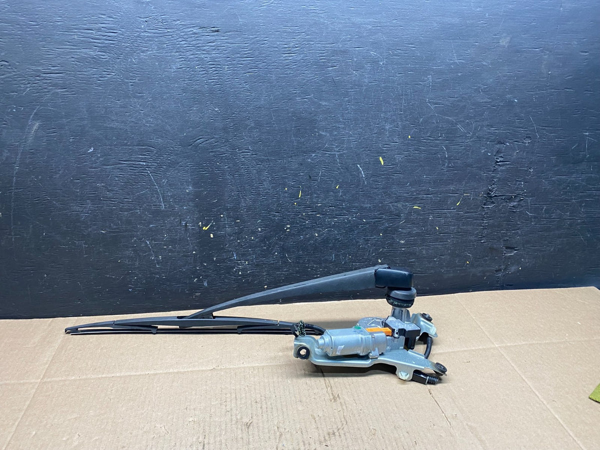 2010 to 2011 Honda Insight Rear Windshield Washer Wiper Motor R6167 DG1