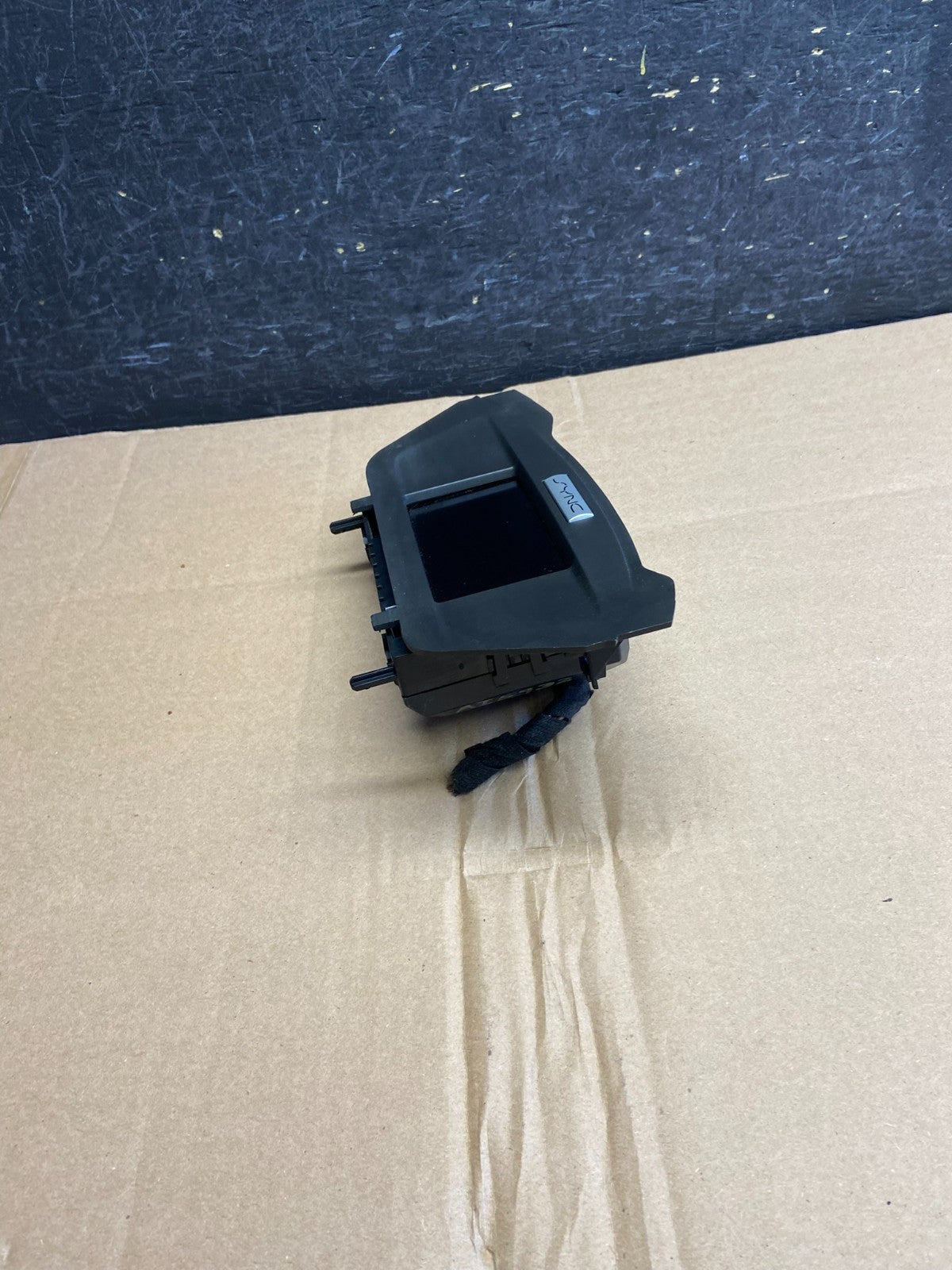 2013 2016 Ford Escape Radio Receiver Screen Display AI5932 DG2