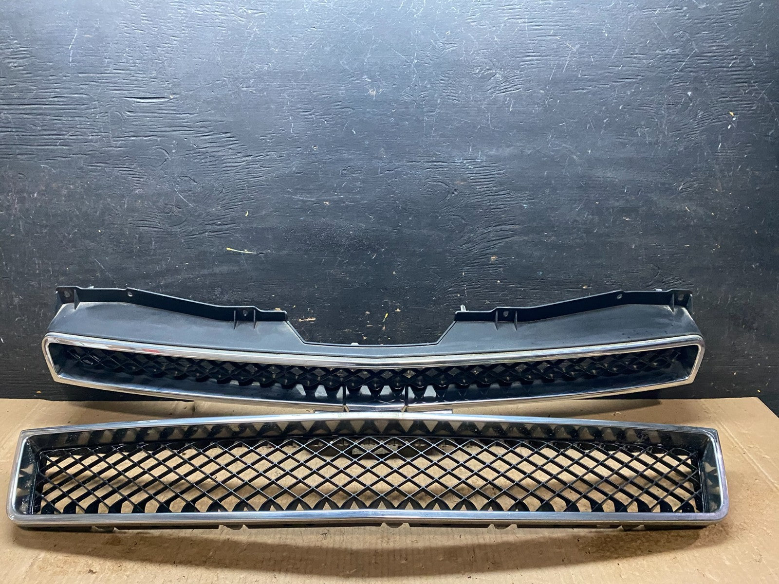 2007 to 2014 Chevrolet Tahoe Suburban Lower Upper Grill Grille Set Oem U0272 DG0