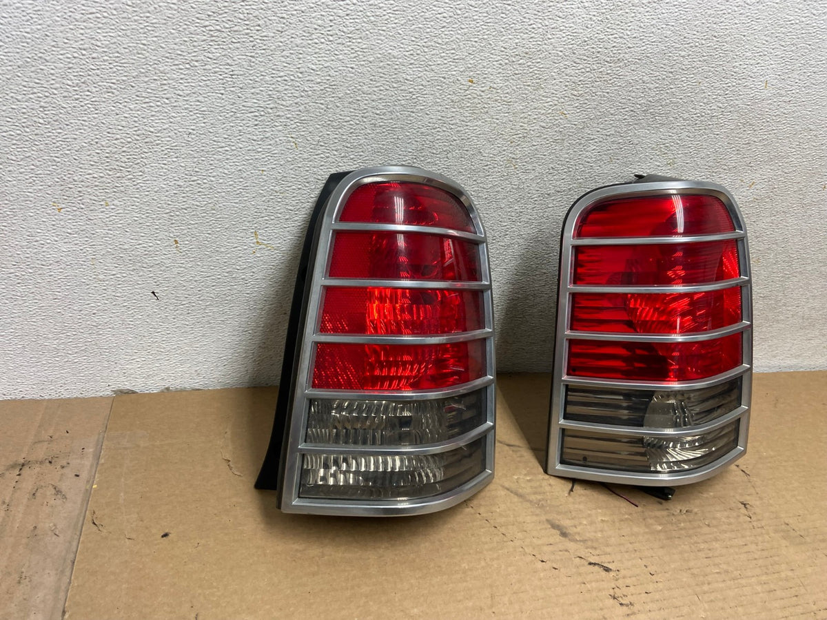 2005 2006 2007 Mercury Mariner Left + Right Set Tail Lights AH4199 LK1