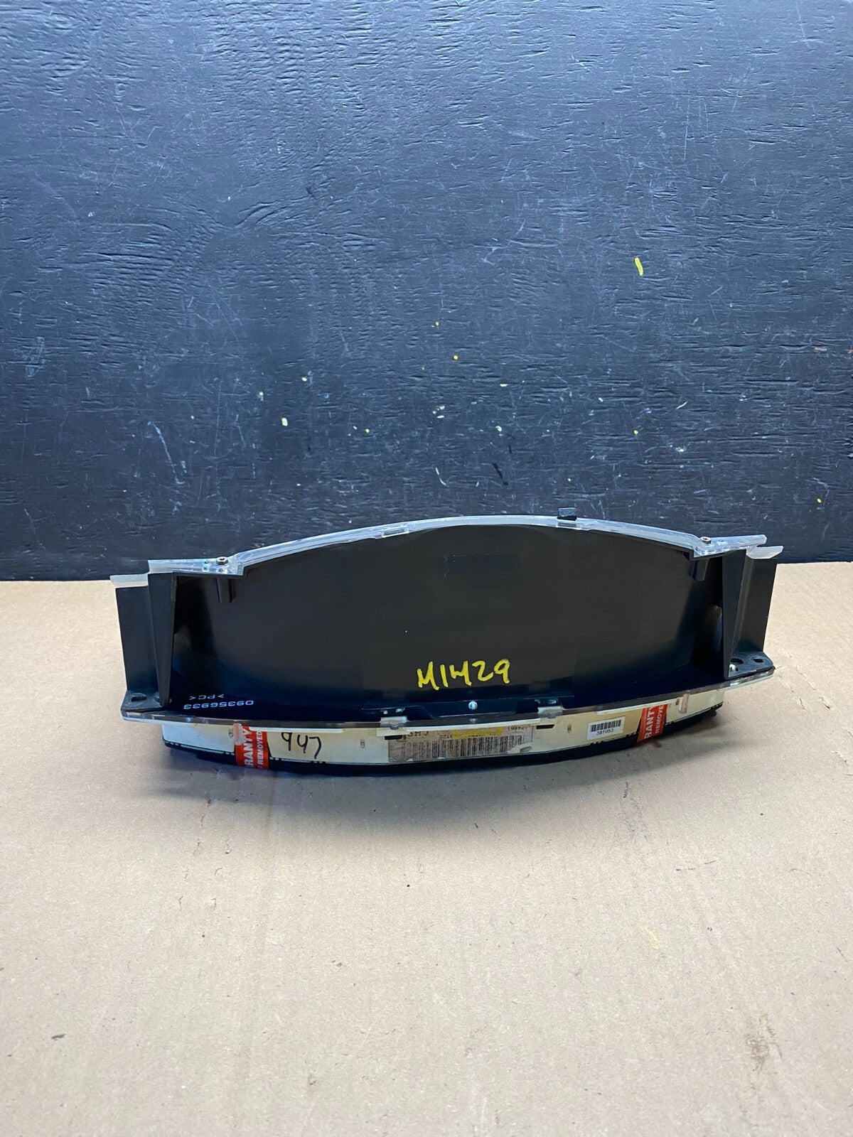 2001 to 2002 Chevrolet Express Speedometer Cluster Gauge M1429 OEM DG3