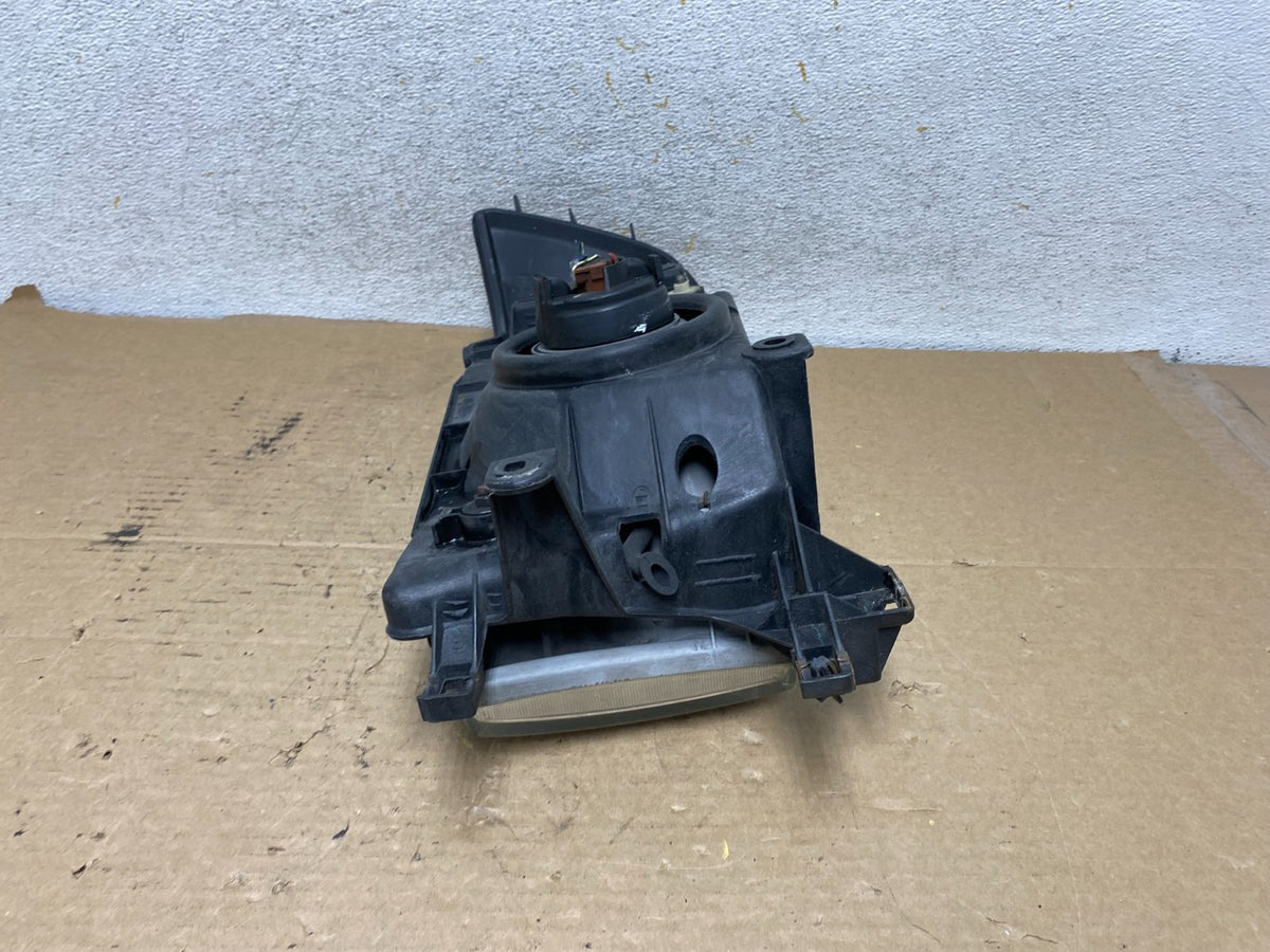 1999 to 2002 Toyota 4Runner Halogen Right Passenger RH Headlight AH8150 DW5