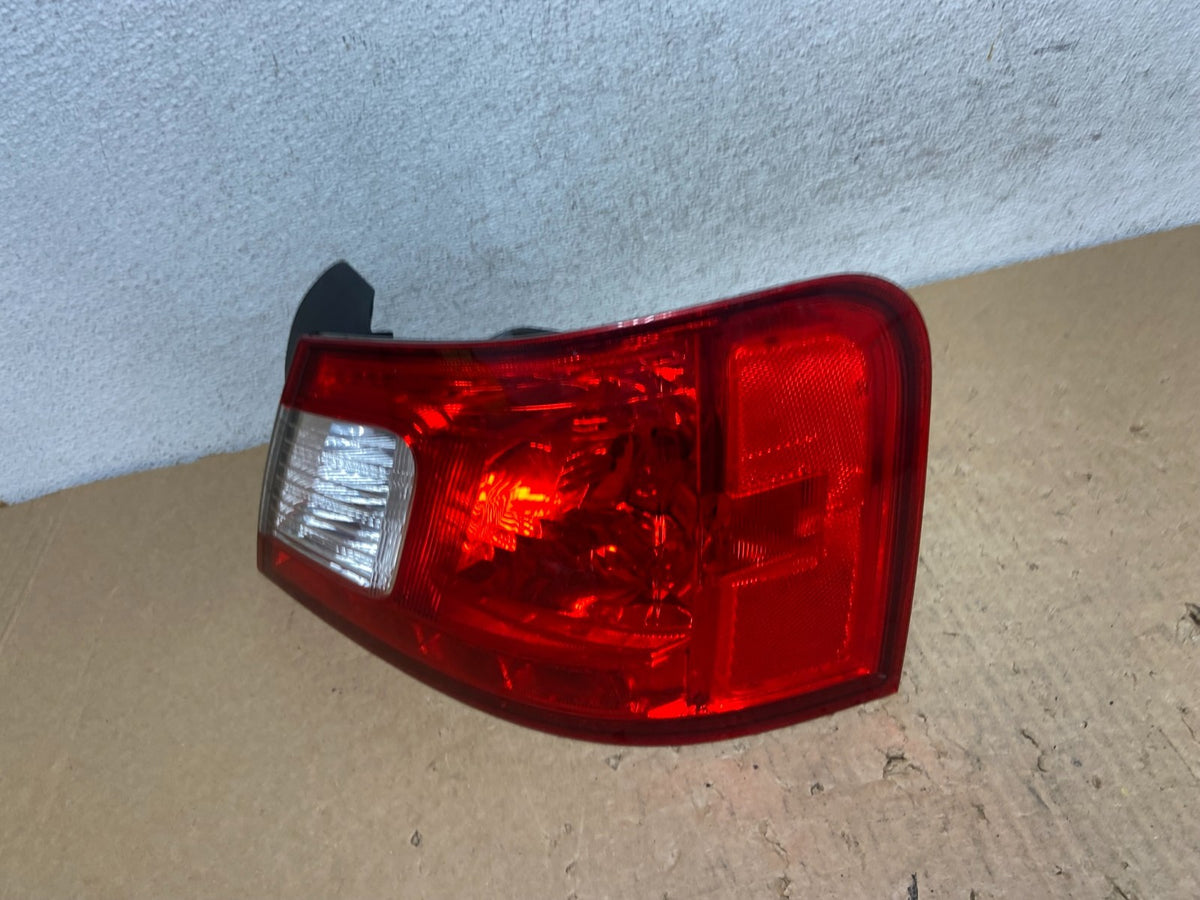 2009 2010 2011 2012 Mitsubishi Galant Right Passenger Tail Light AF7948 GD1