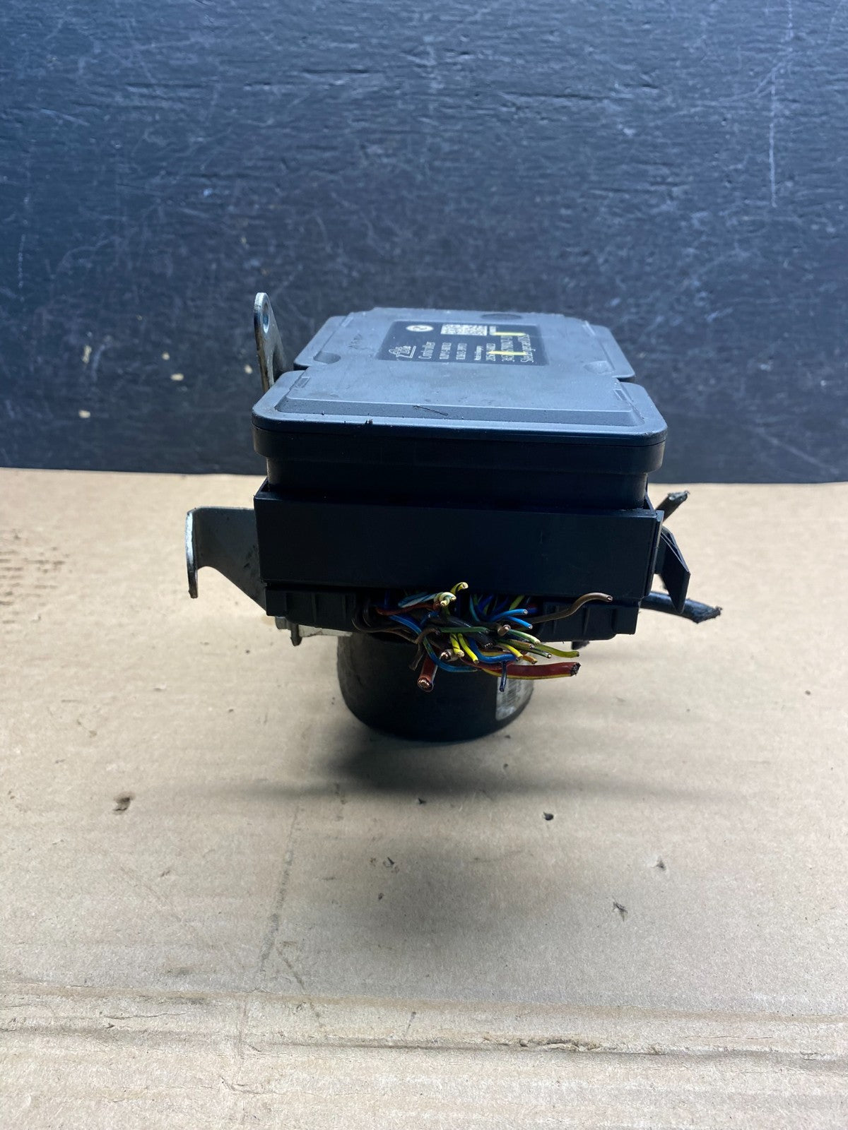 2009–2013 BMW E90, E91, and E92 ABS Anti-Lock Brake Pump Module AE9991 DG4