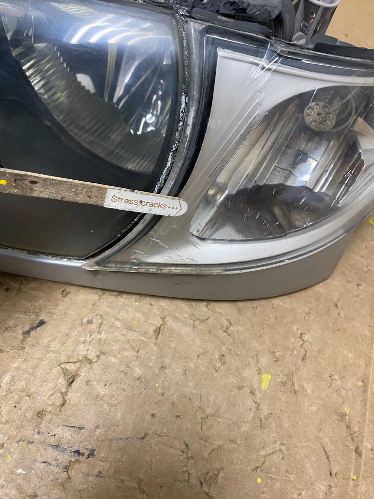 2002 to 2005 BMW 3 E46 Sedan Left Driver LH Halogen OEM Headlight V6063 DW6