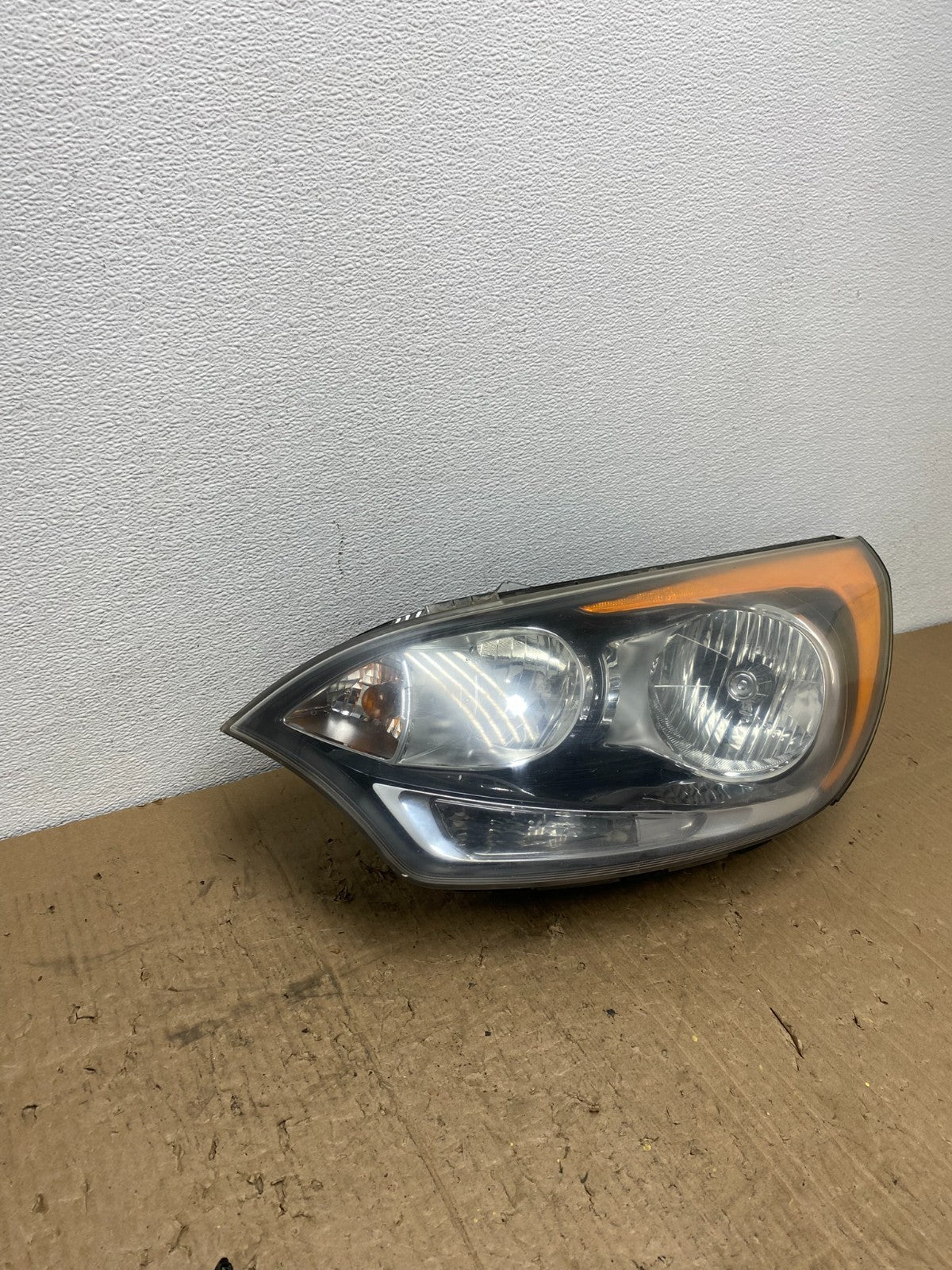 2012 to 2017 Kia Rio Hatchback Left Driver LH Halogen Headlight AC0142 DW1