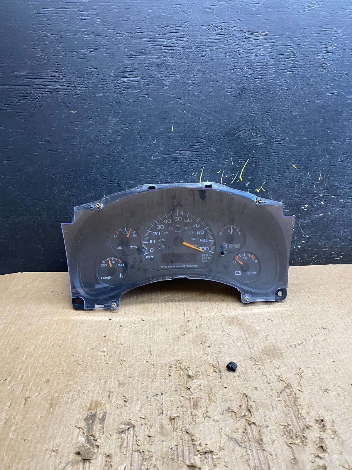 1996 to 2000 Chevrolet Express Speedometer Cluster Gauge Z9853 DG0
