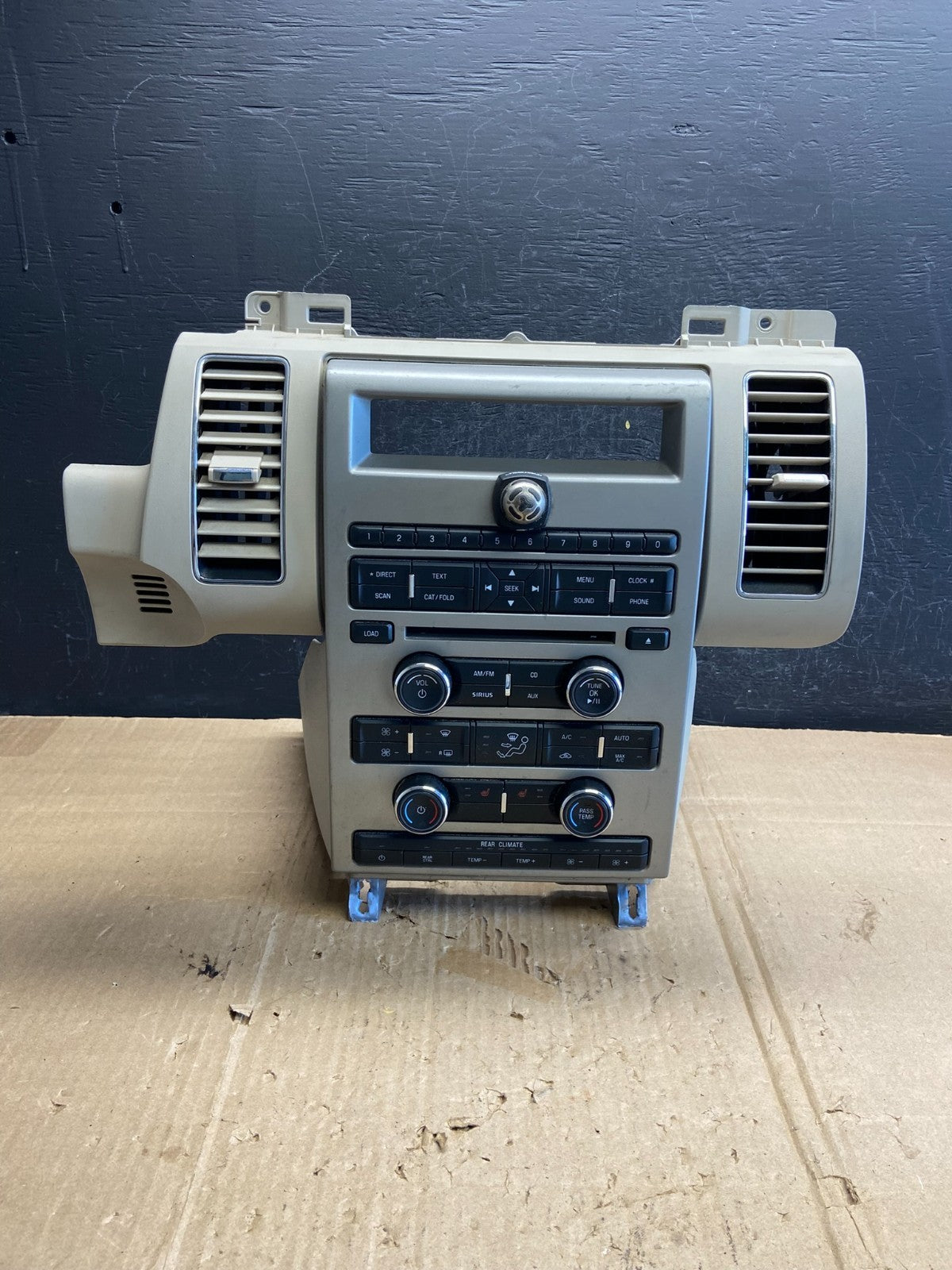 2009-2012 Ford Flex Heater Climate Control Radio CD Control Dash Bezel ae1861 DG0