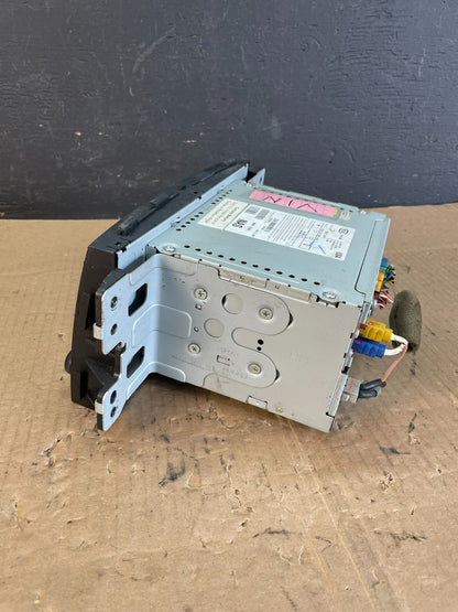 2009 to 2011 Kia Borrego Am Fm Cd Player Screen Radio Receiver OEM ac4891 DG6