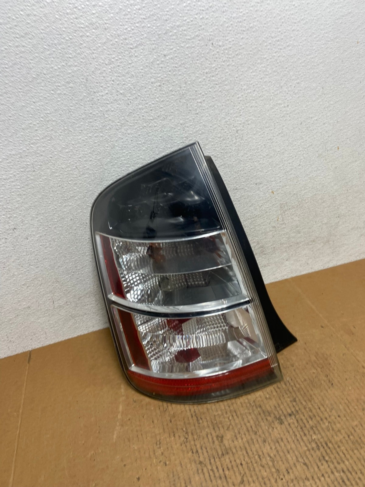 2004 2005 Toyota Prius Tail Light Left Driver Lh Side AE0642 LK2