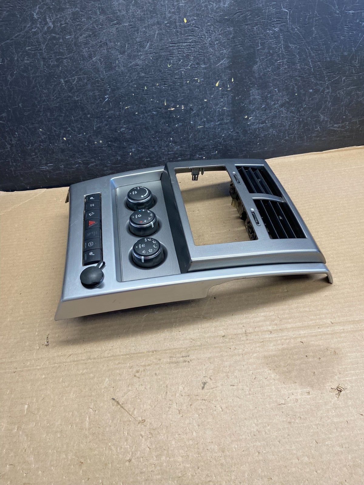 2008 to 2012 Jeep Liberty Dash Climate Temperature Control Radio Bezel AH1558 DG2
