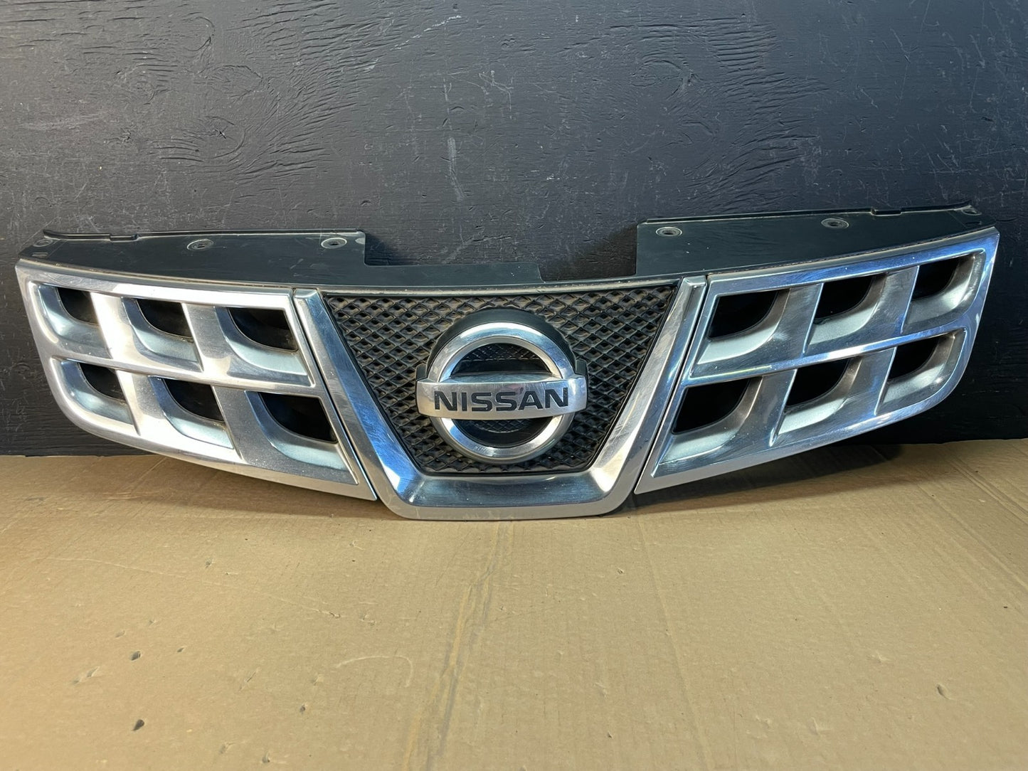 2011 to 2015 Nissan Rogue Front Upper Chrome Grill Grille AC9749 DW0