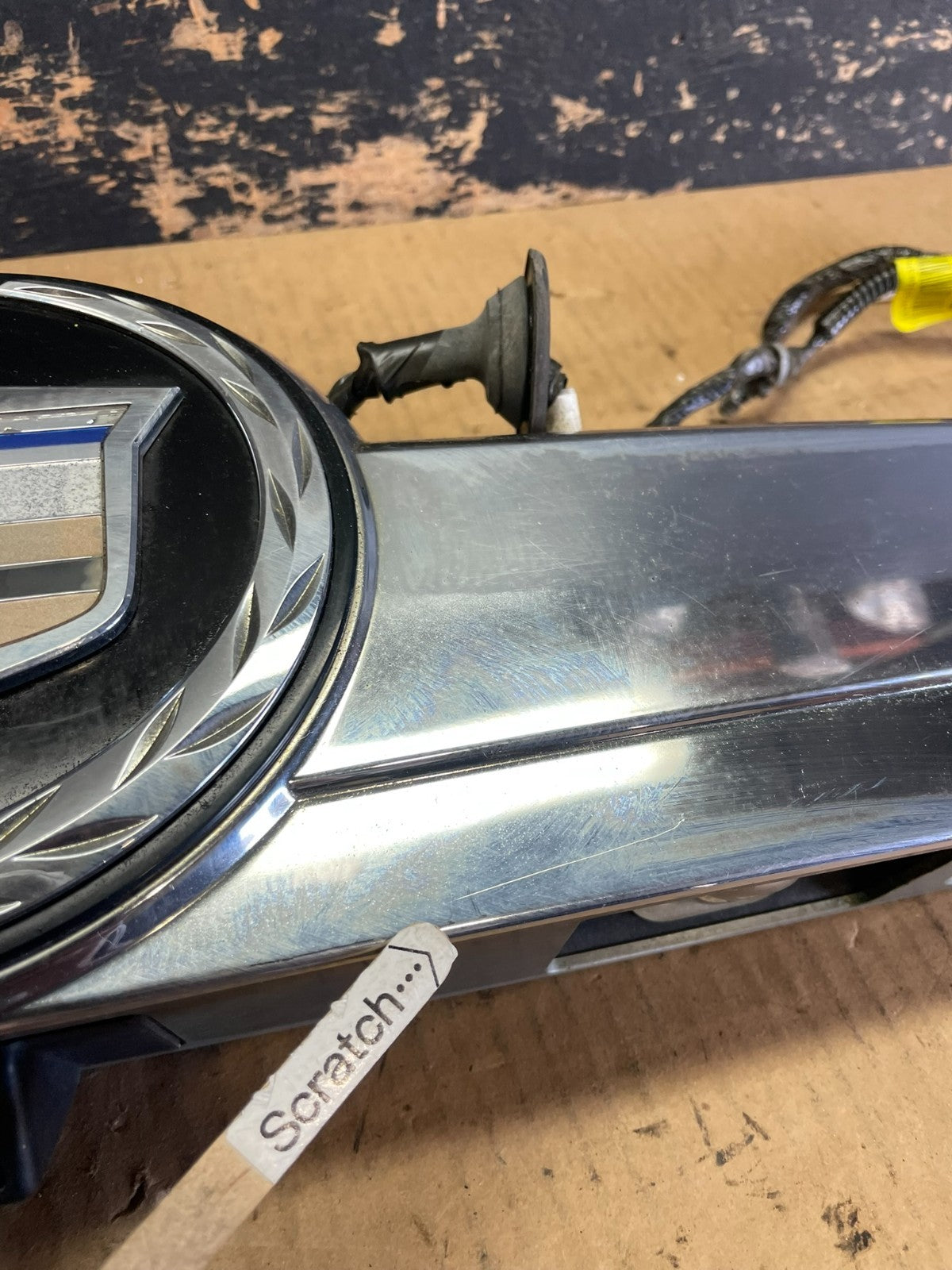 2007 to 2014 Cadillac Escalade Rear Liftgate Trim Molding W/Camera AA2453 DG3