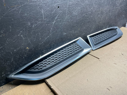 2013 2014 2015 GMC Acadia Front Left+Right Set Grille Bezel Bumper Oem V8774 DG1