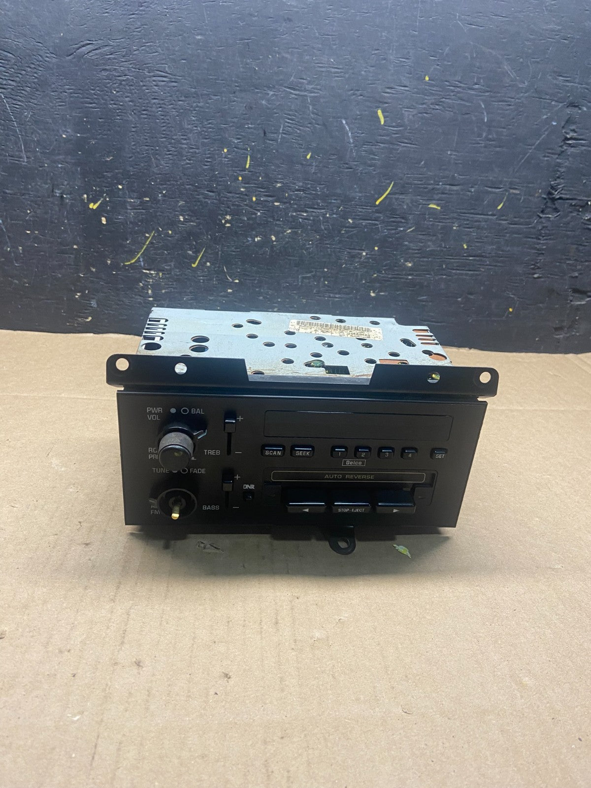 1991 to 1993 Buick Park Ave Lesabre GM Delco Cassette Radio Aux T1860 PS0