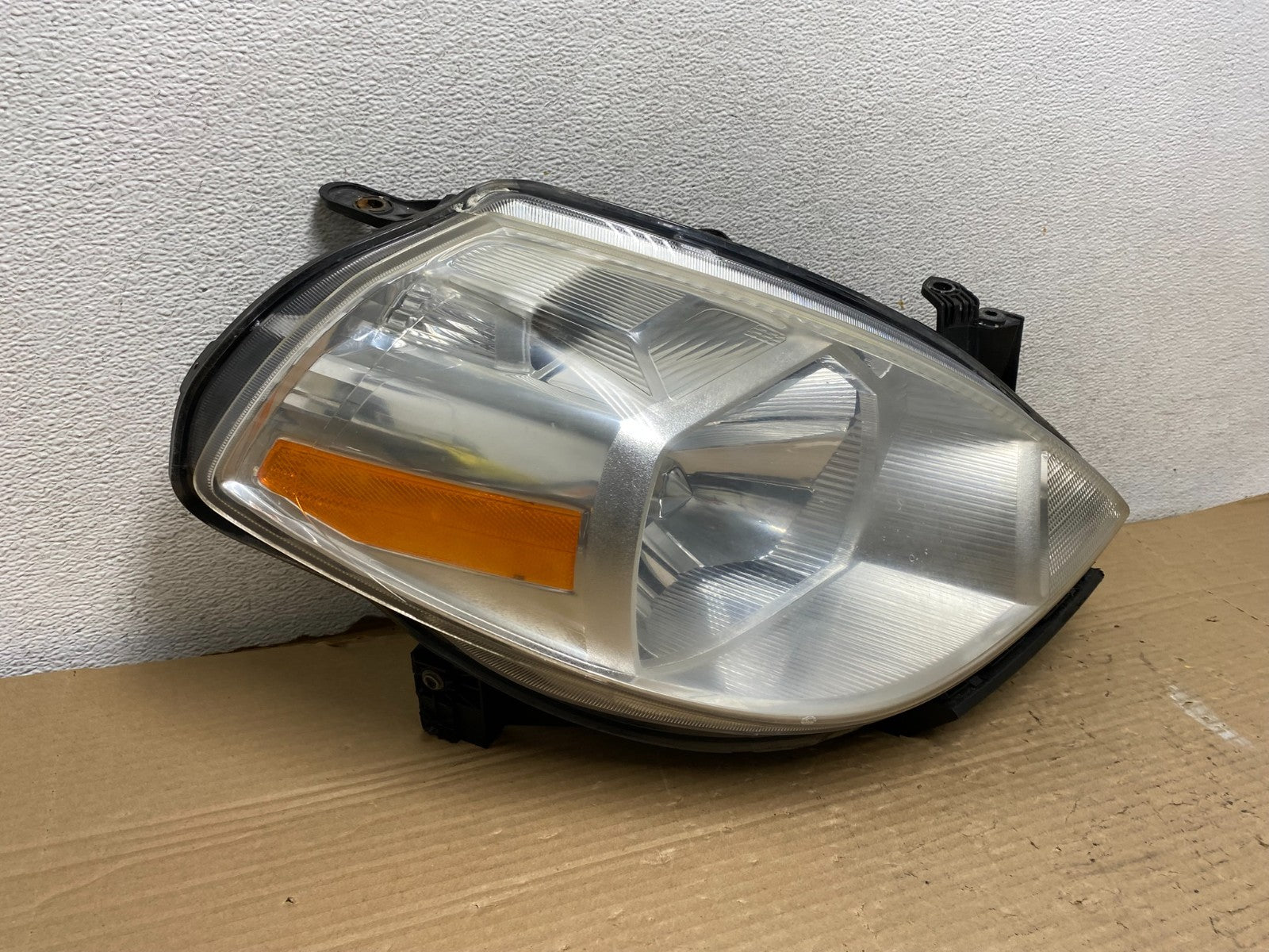 2008 to 2012 Nissan Versa Headlight Right Passenger Rh Side AG9114 DW1