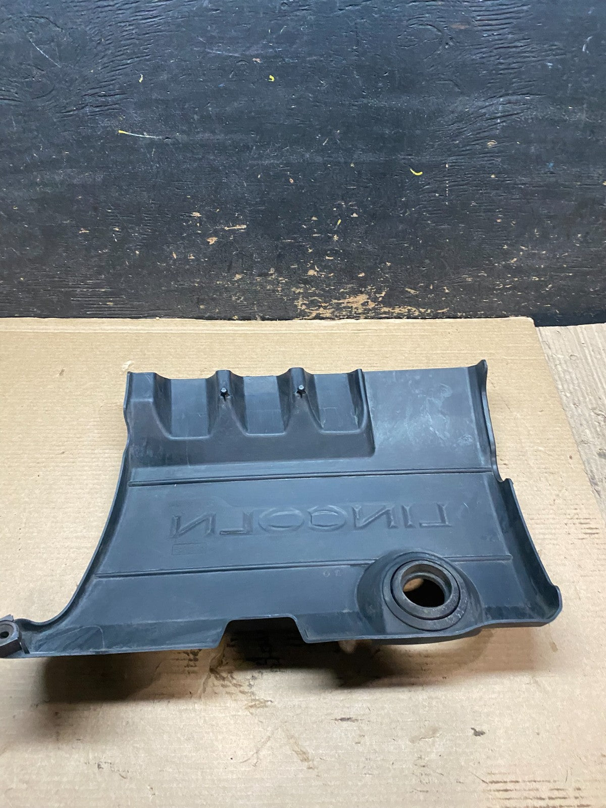2009 to 2012  Lincoln MKS 3.7L Engine Motor Cover V9333 DG5