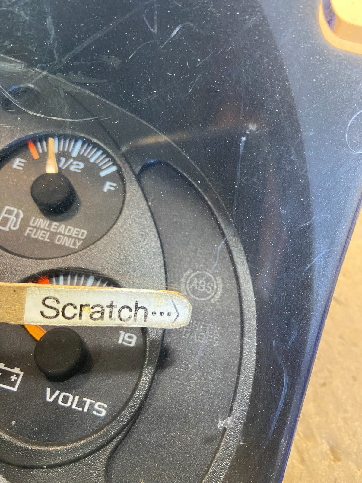 2001 to 2002 Chevrolet Express Speedometer Cluster Gauge OEM Z2109 DG3