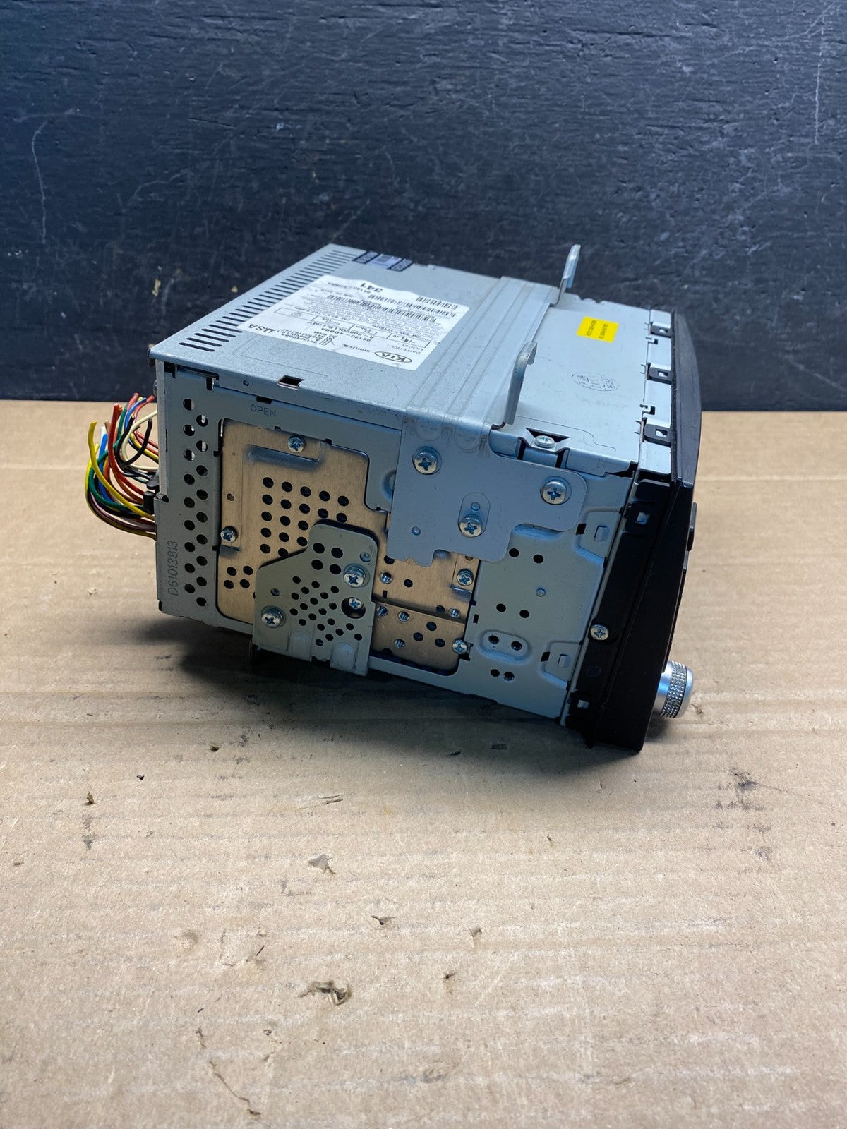 2011 to 2014 Kia Sedona Radio Stereo Receiver AM FM CD Player Sirius AE8168 DG2