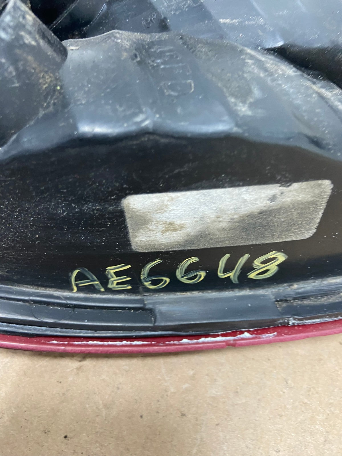 2000 to 2003 Ford Taurus Right Passenger Rh Side Tail Light AE6648 LK7