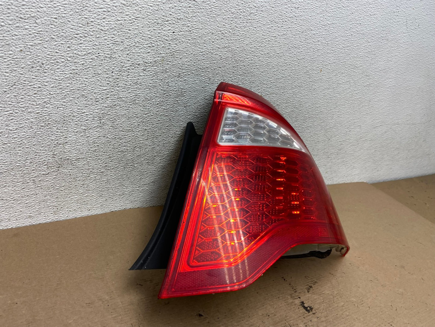 2010 2011 2012 Ford Fusion Right Passenger Side Tail Light AF4684 LK2