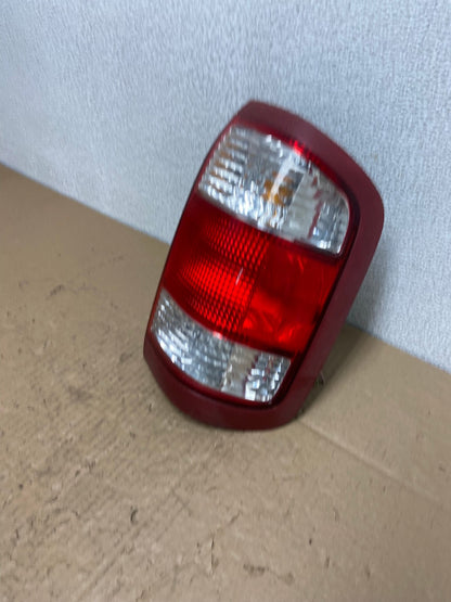 1999 to 2004 Nissan Pathfinder Right Passenger Rh Side Tail light Oem AB6292 LK1