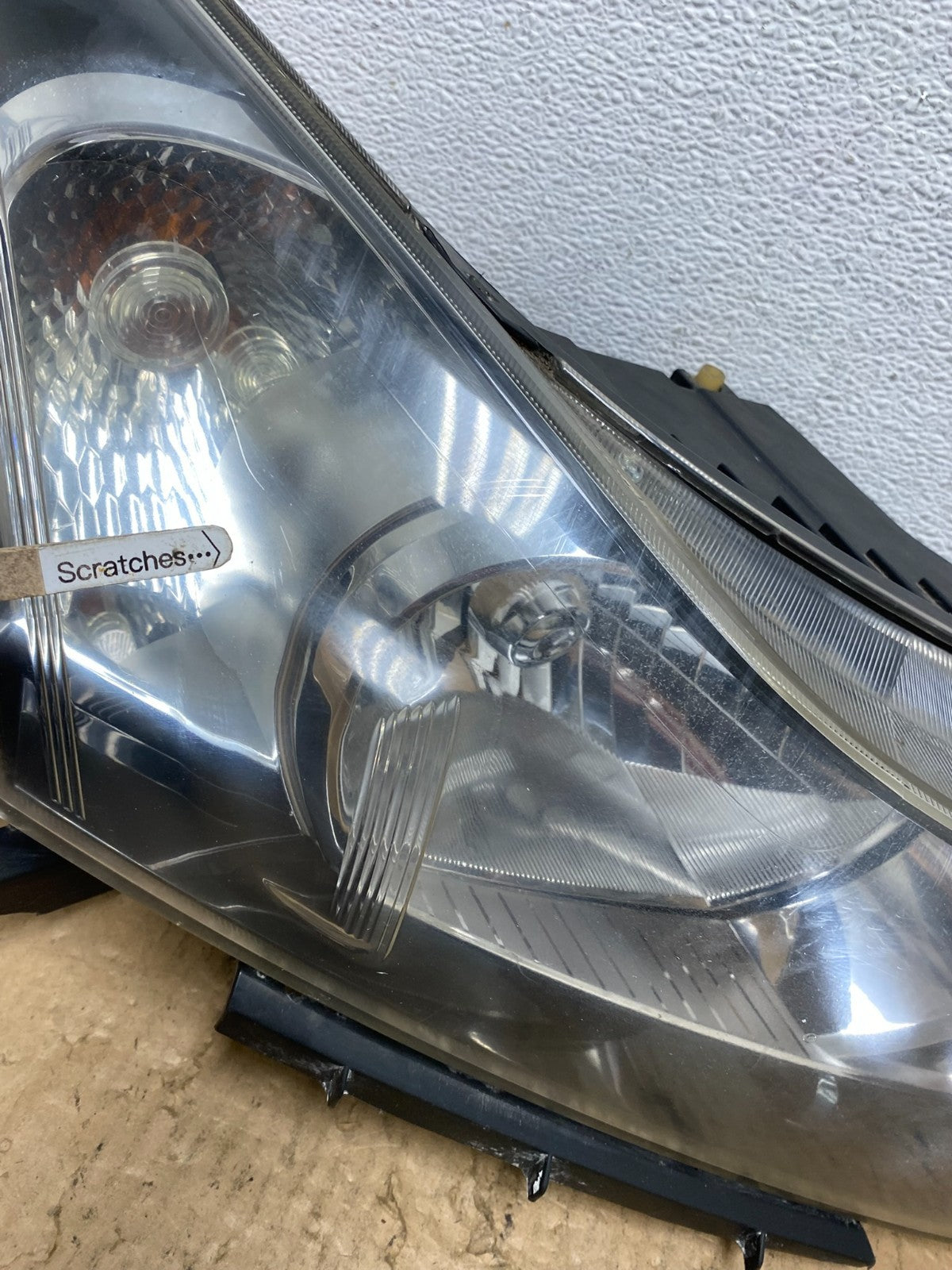 2011 to 2015 Chevrolet Cruze Halogen Right Passenger Rh Headlight AD2480 DW3