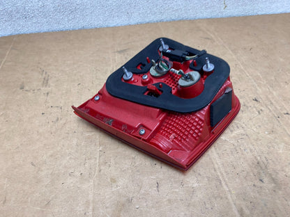 2013-2016 Chevrolet Malibu Right Passenger Rh Inner Tail Light T2137 DW4