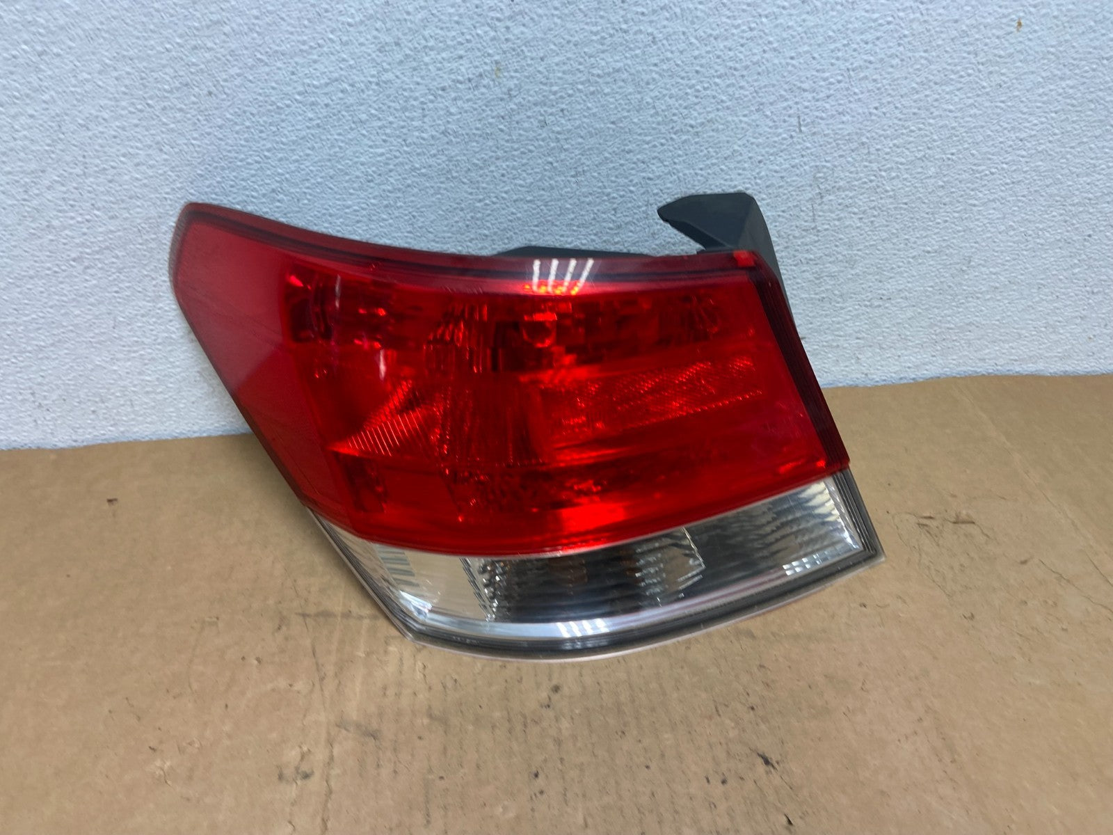 2010 to 2014 Subaru Legacy Left Driver LH Side Tail Light AC8509 DW0