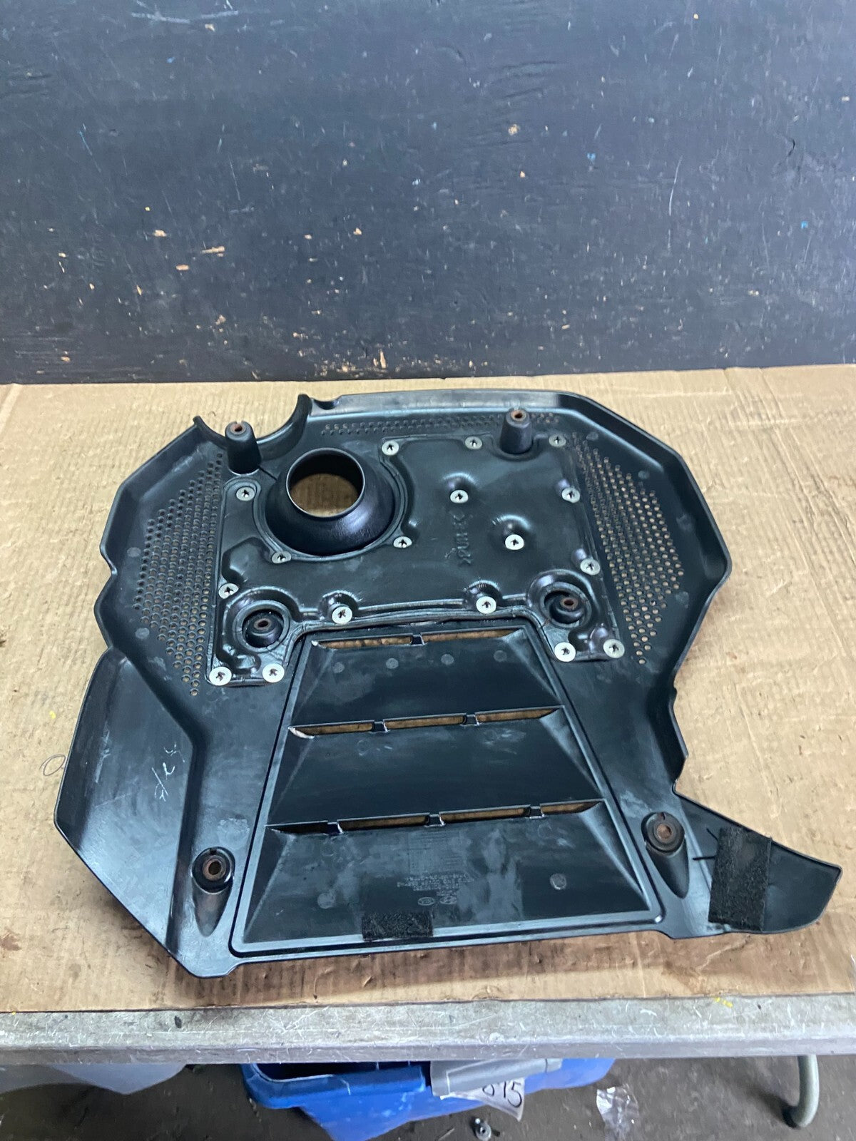 2006 to 2010 Hyundai Azera V6 Engine Motor Shield Cover OEM o3319 DG4