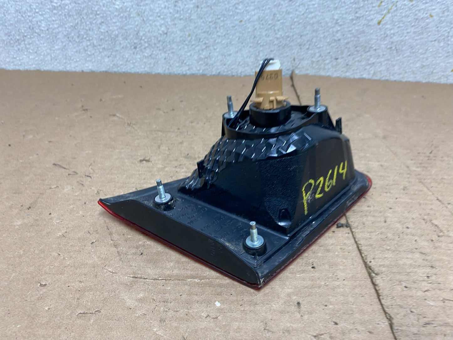 2010-2014 Subaru Legacy Right Passenger Rh Side Tail Light Inner Oem P2614 DW5
