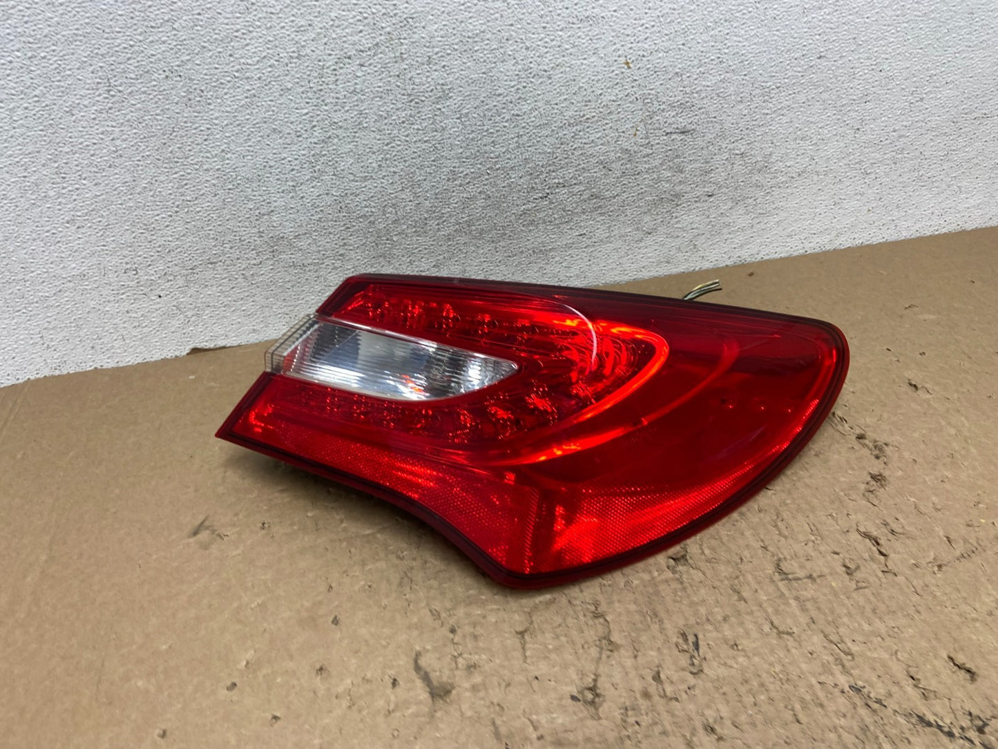 2011-2014 Chrysler 200 Sedan Right Passenger Side RH Tail Light AF8412 DW0