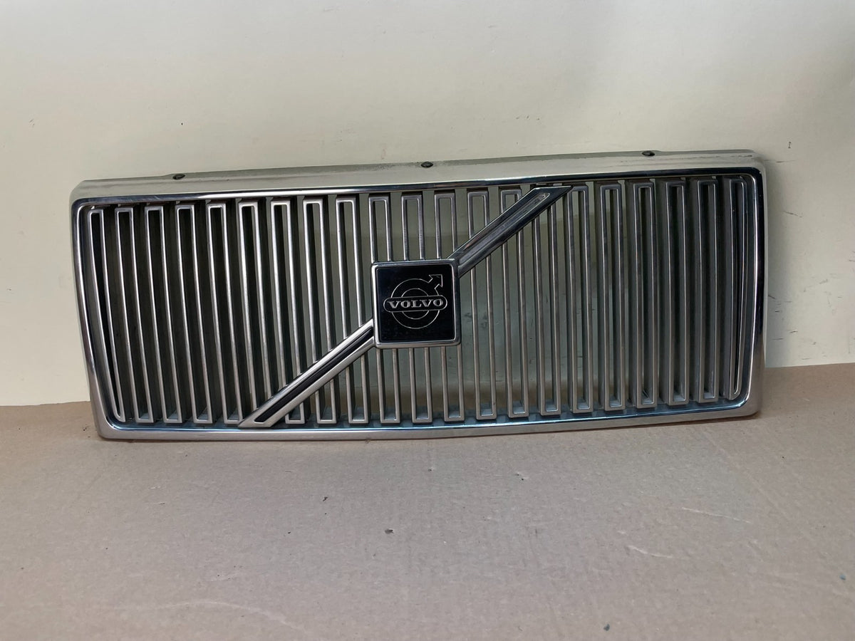 1990 1991 1992 Volvo 740 745 940 Front Upper Grill Grille AI8606 DG0