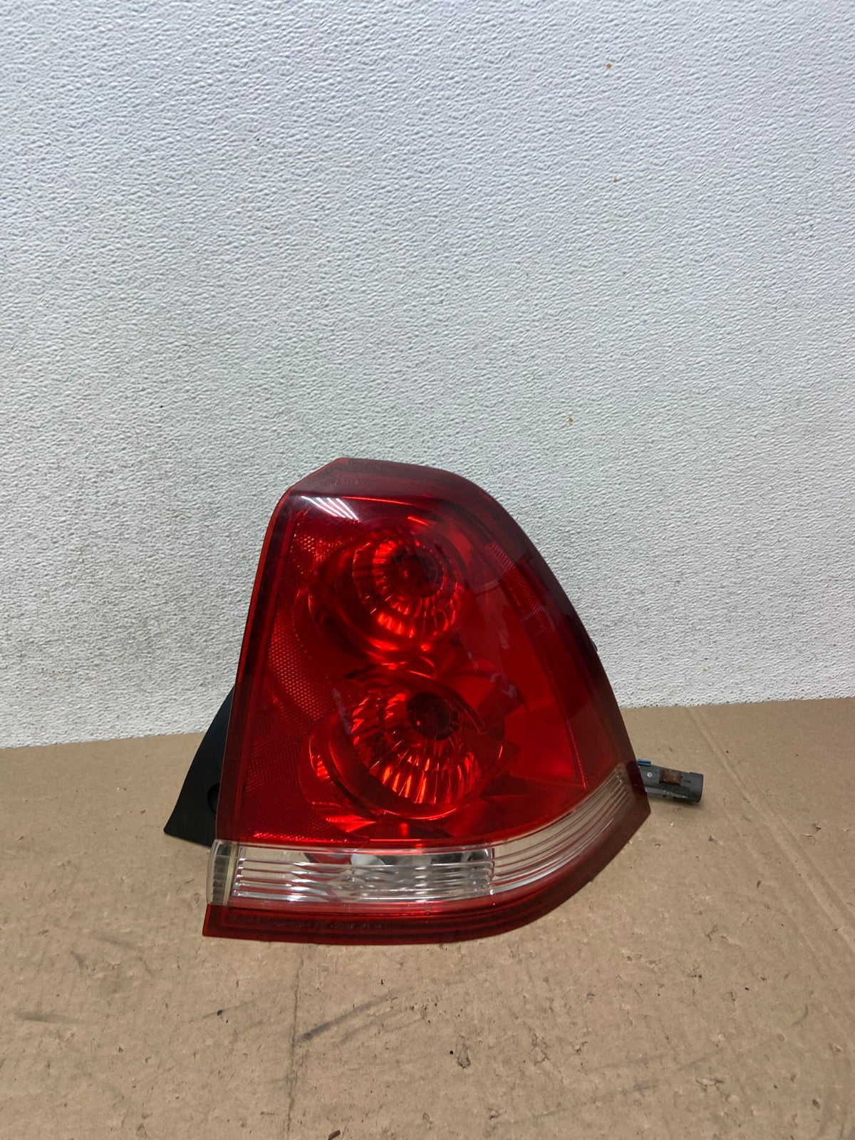 2004 2007 Chevrolet Malibu Hatchback Right Passenger Side Tail Light AG5345 LK0