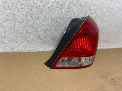 2001 2002 2003 Hyundai Elantra Right Passenger Rh Tail Side Light AH4398 DW1