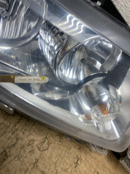 2011-2013 Jeep Grand Cherokee Left+Right Halogen Headlights V8597 DW7